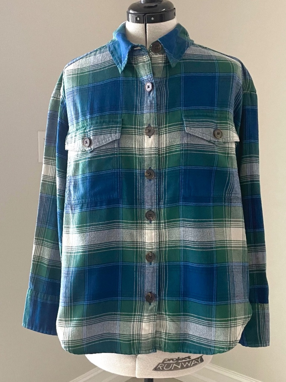 NWT Women’s AMERICAN EAGLE Flannel Oversized Med/Lg Blue & Green Plaid Button-Up